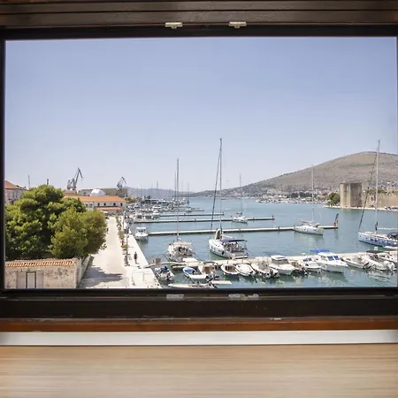 Appartamento Lucica-3 By Interhome