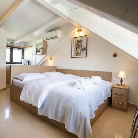 Lucica-3 By Interhome * トロギール