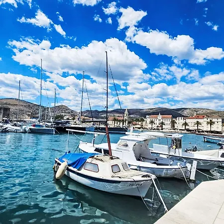 Lucica-3 By Interhome